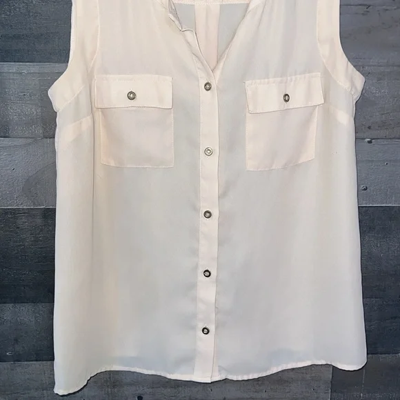 Cream Button Down Sleeveless Blouse From Monteau - Picture 3 of 6